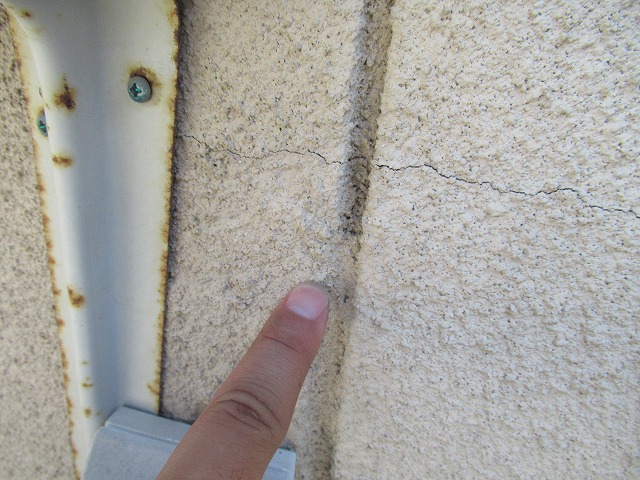 南アルプス市　外壁クラック