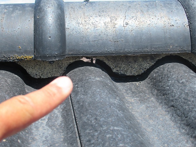 南アルプス市　棟漆喰破損