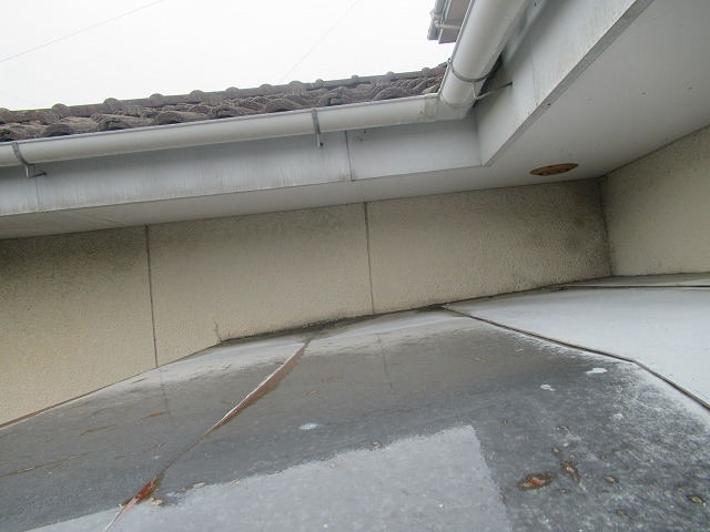 韮崎市　玄関上板金