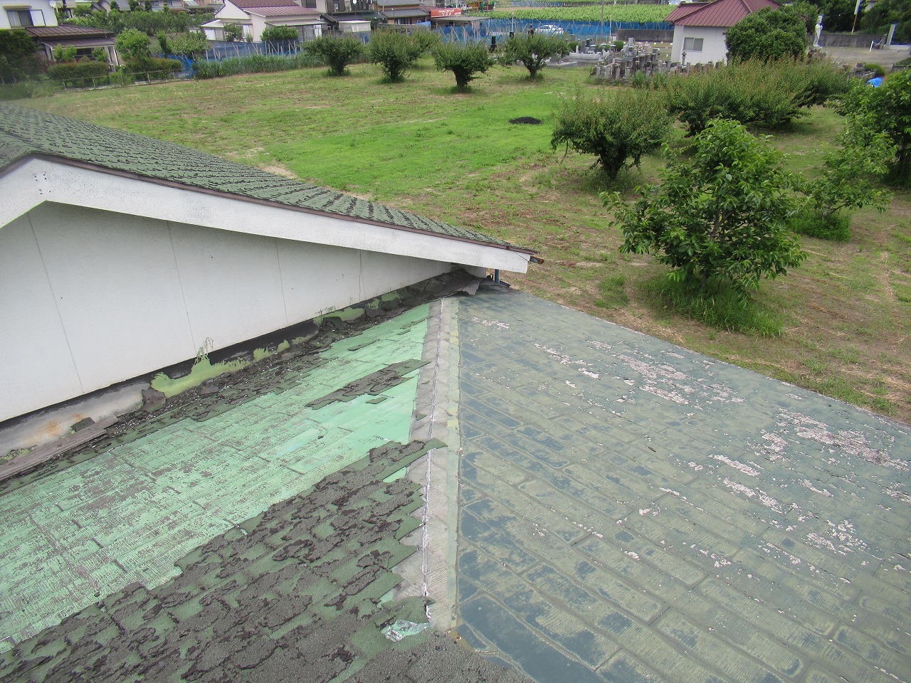 笛吹市　板金飛散　工事前