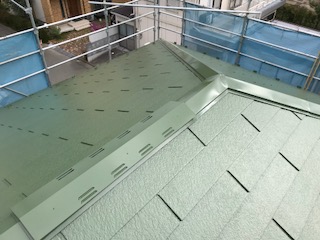 屋根工事　上塗り