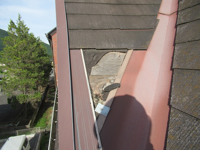 甲府市店舗兼用住宅　雨漏れ