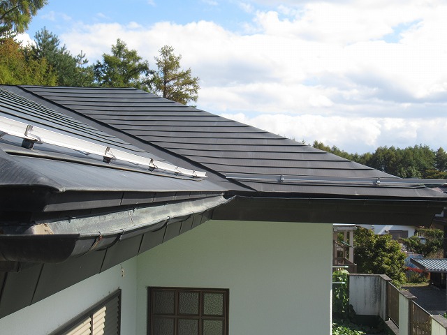 富士河口湖町　雨樋歪み箇所写真