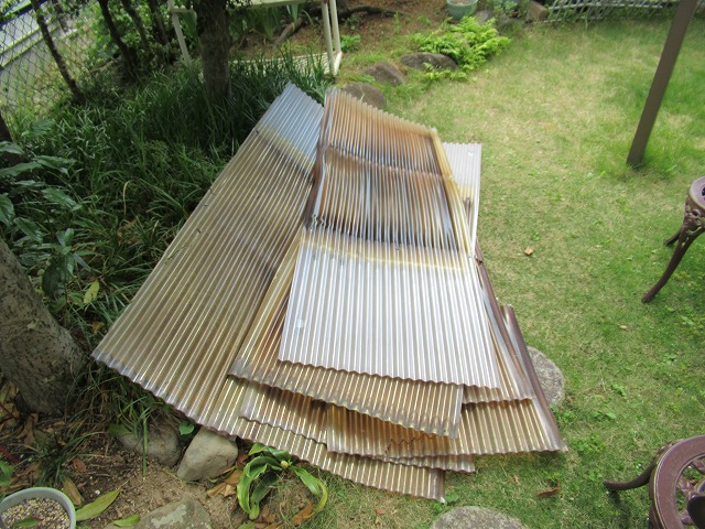 甲斐市波板廃材