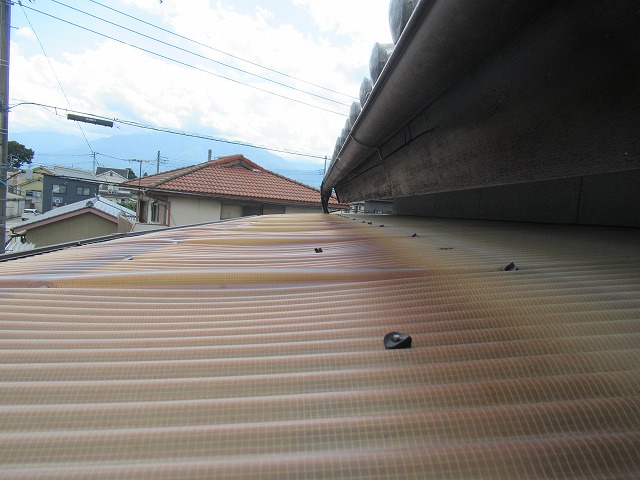 甲斐市バルコニーポリカ撤去