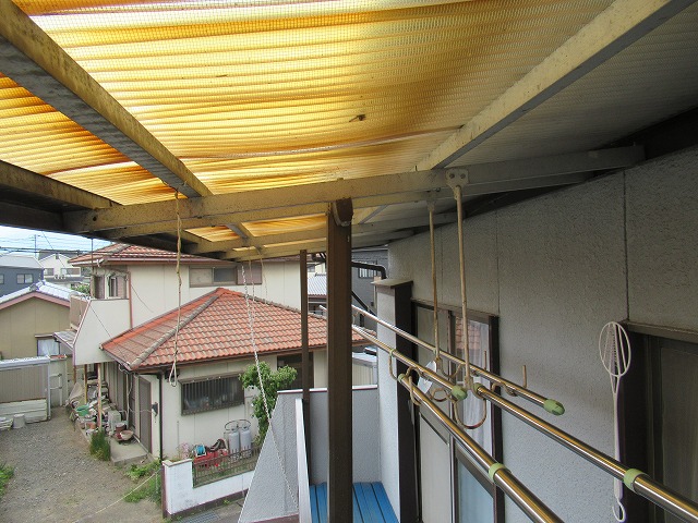 甲斐市バルコニー波板撤去