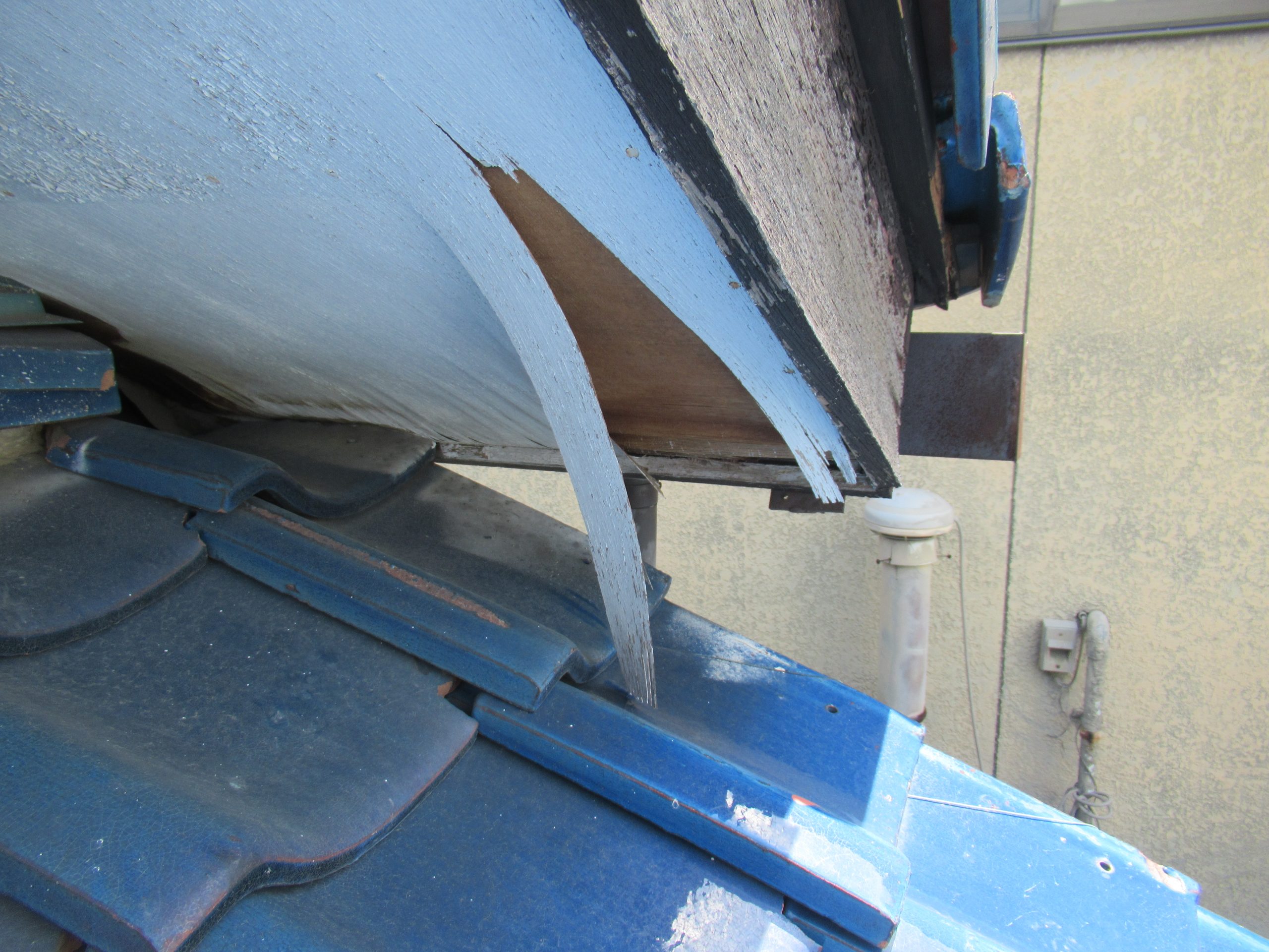 南アルプス市軒天井破損