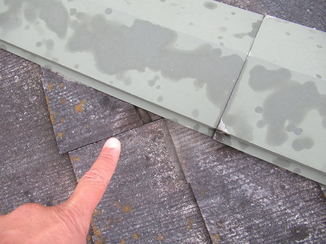 北杜市　スレート割れ