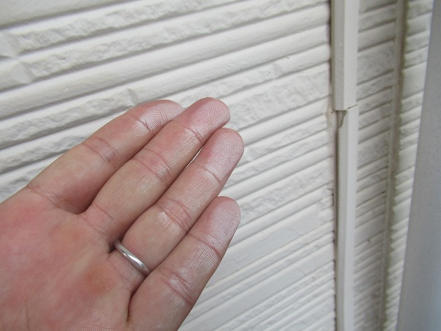 甲斐市外壁チョーキング