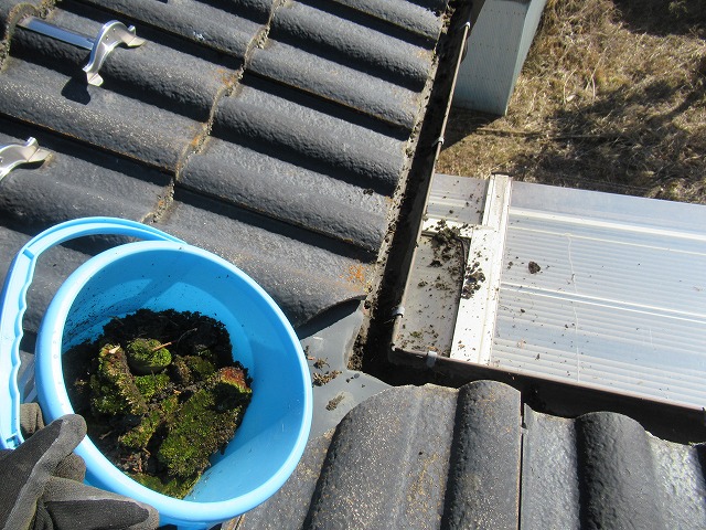 山梨市　雨樋清掃