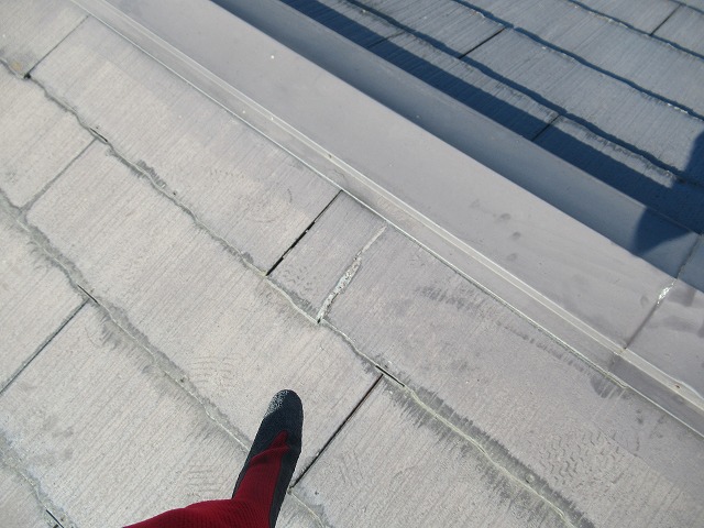 甲府市　スレート屋根割れ