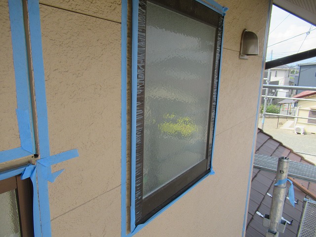 甲斐市　目地撤去・養生の様子