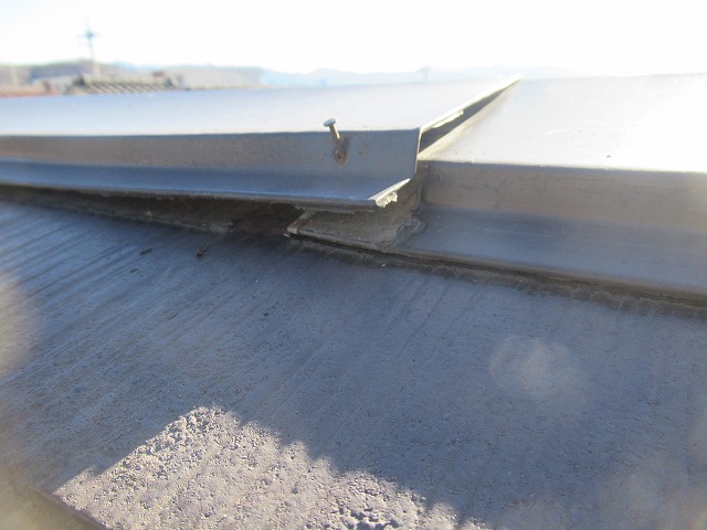 甲府市　棟板金浮き