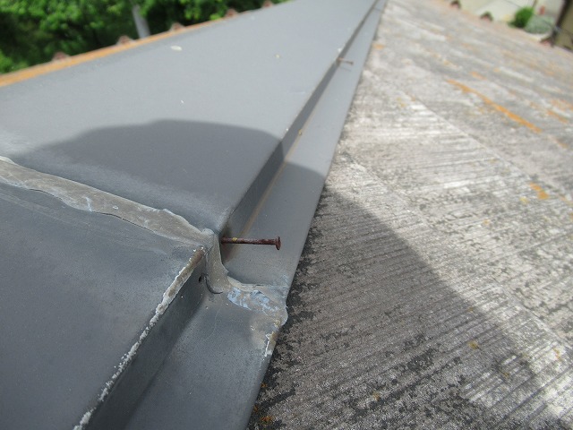 韮崎市　釘浮き