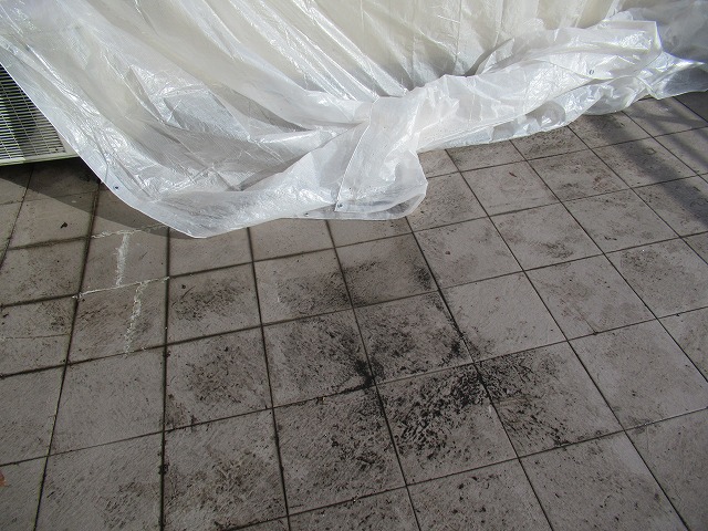 北杜市　バルコニー雨漏れ