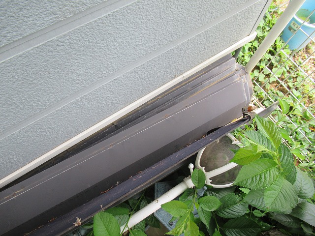 韮崎市　屋根材落下写真