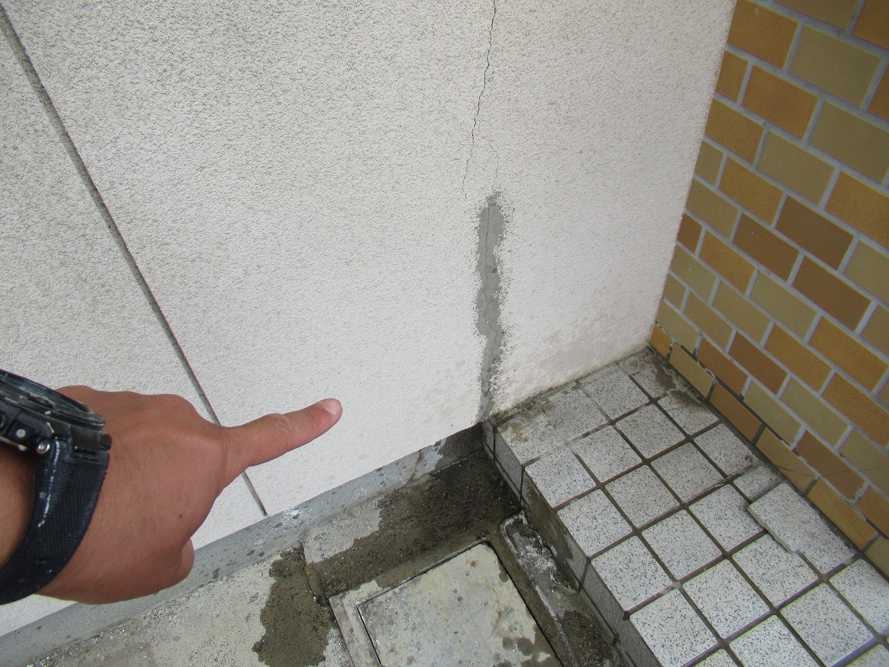 甲府市雨漏れ外壁