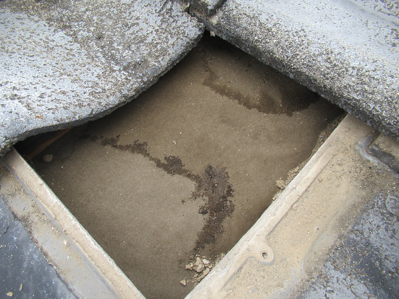 甲府市屋根雨漏れあと
