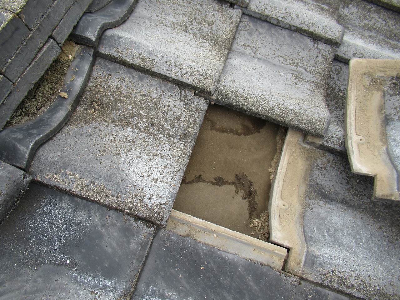 甲府市屋根雨漏れ