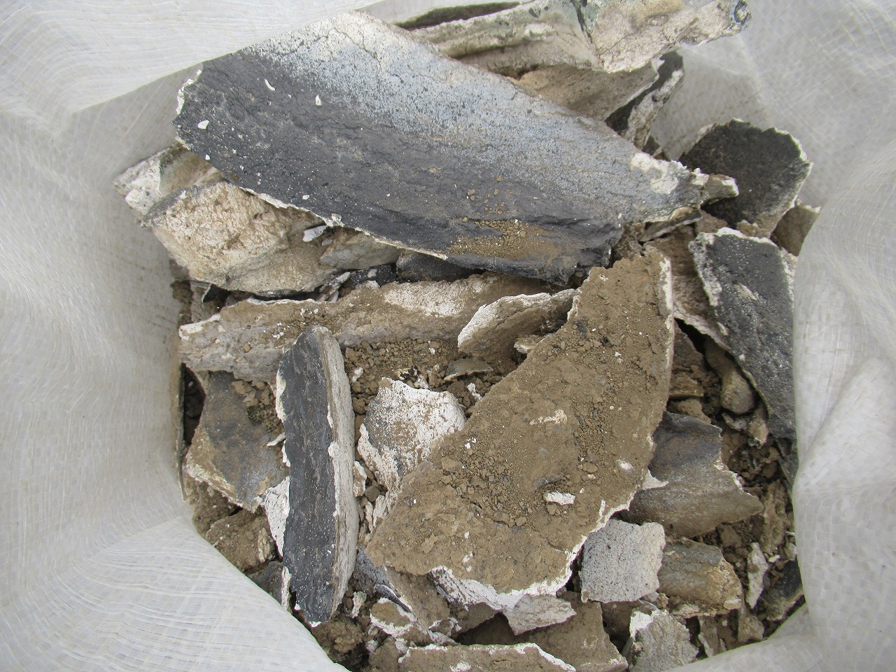 甲府市漆喰取り除き廃材