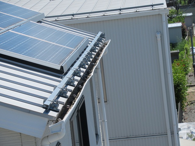 甲府市雨樋ゆがみ箇所