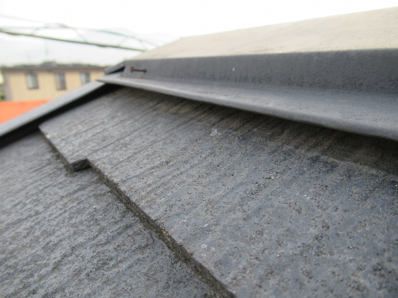 富士川町　棟板金ビス浮き