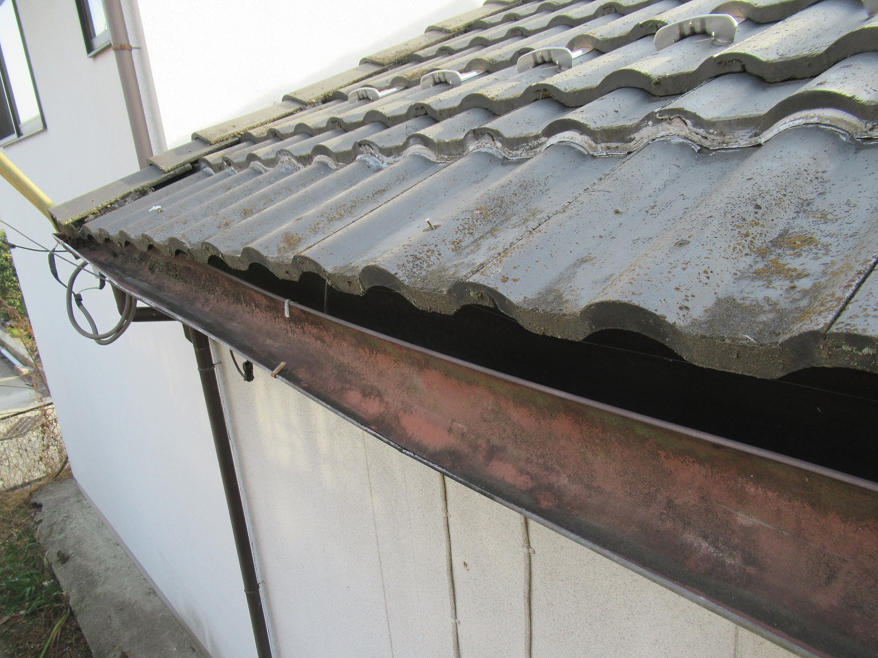 富士川町　軒樋歪み