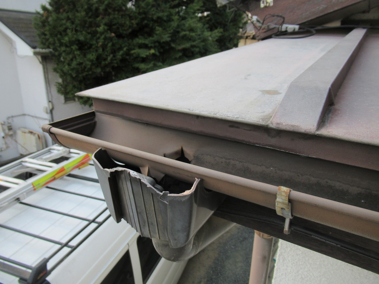 富士川町　集水器破損　