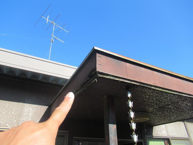 韮崎市　破風破損