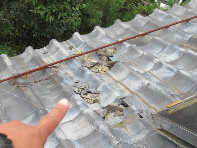 山梨市　瓦破損