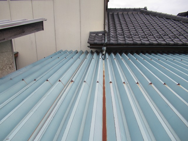 富士川町　折半屋根さび