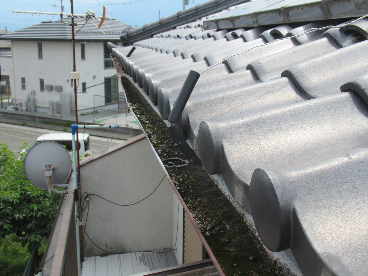 昭和町　雨樋破損