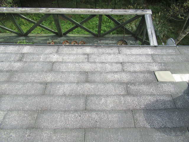 山中湖村　スレート材色褪せ