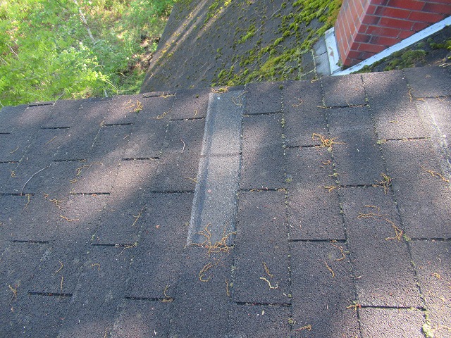 北杜市屋根材飛散