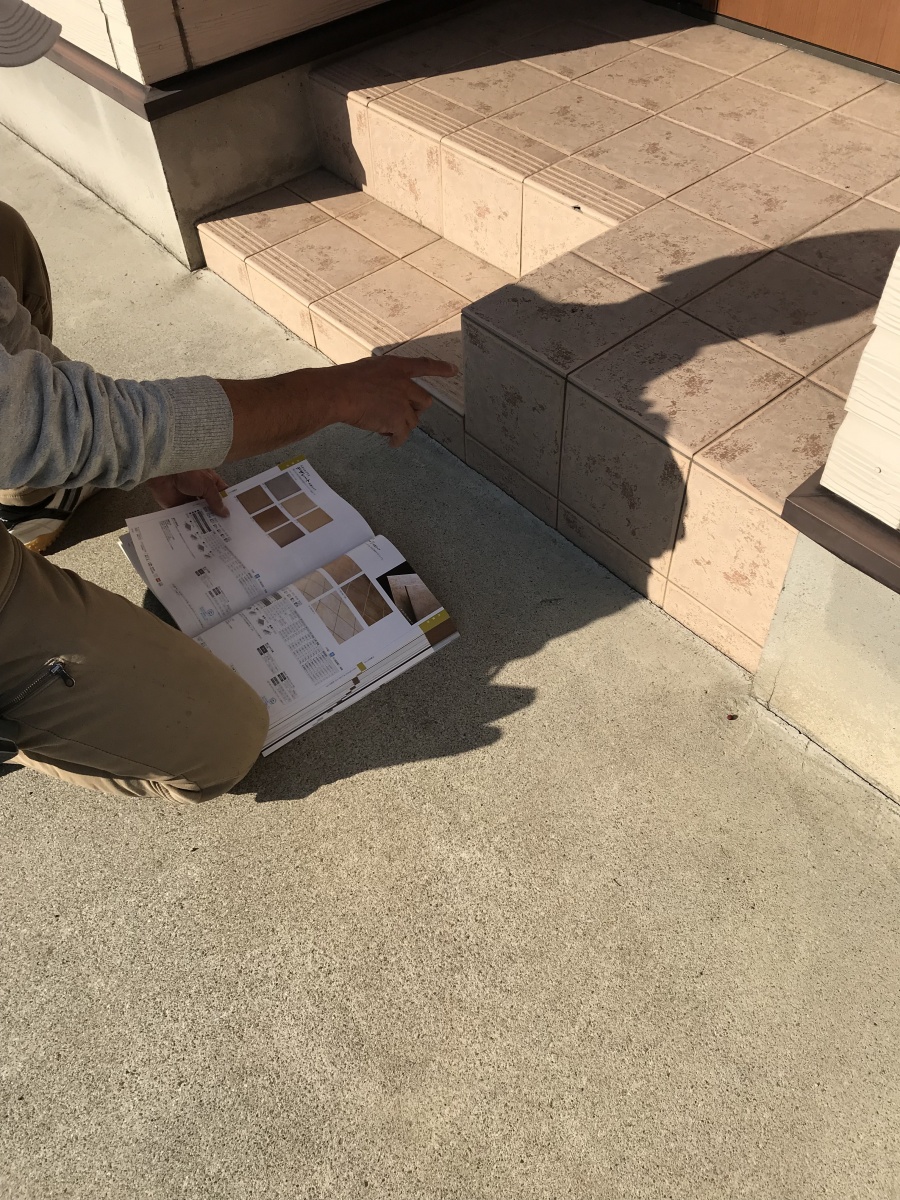 車いす　タイル