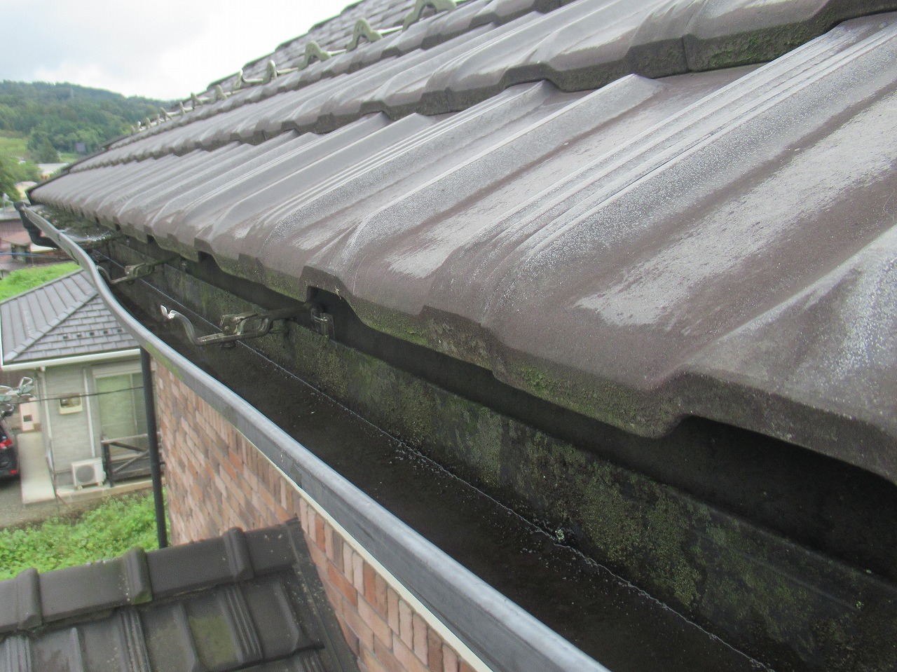 大月市　雨樋　劣化　金具外れ　歪み