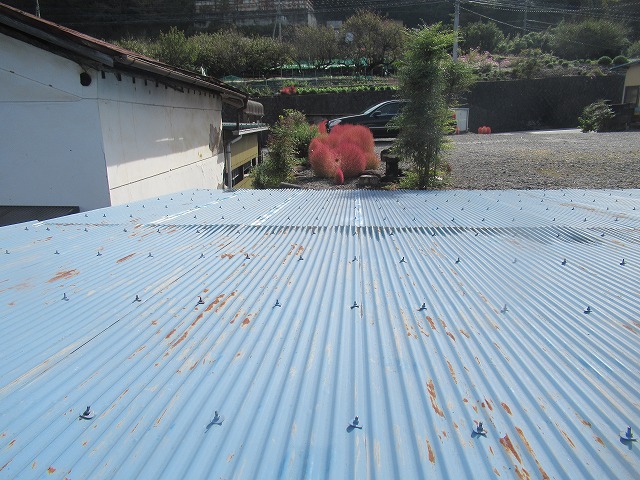 市川三郷町　トタン屋根