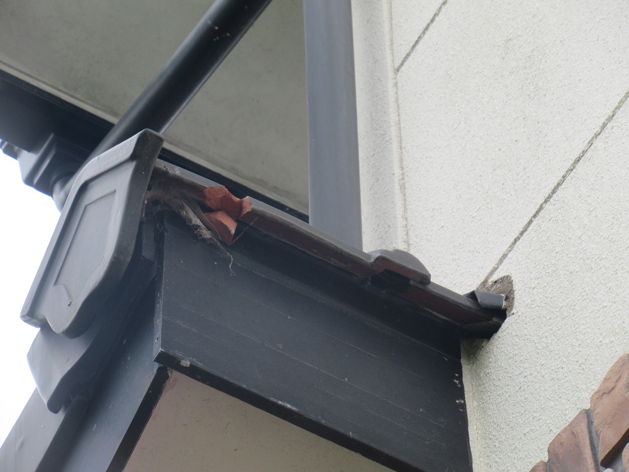 大月市　屋根　瓦　破損　工事前