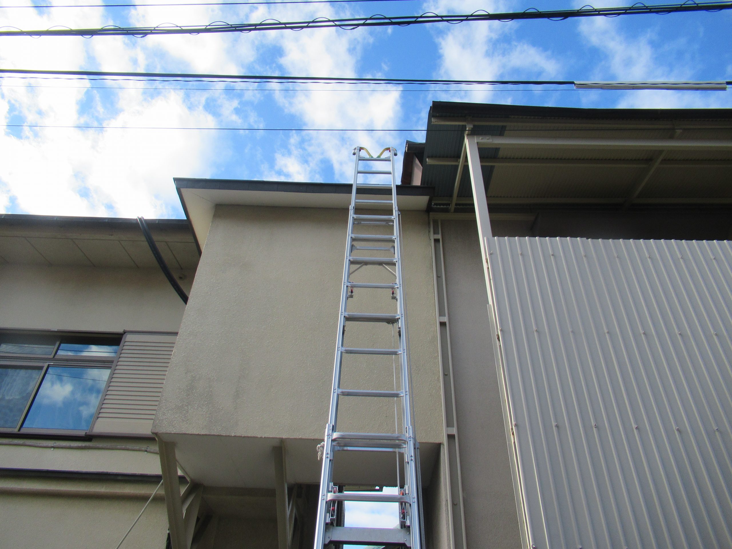 甲府市　屋根現地調査　はしご