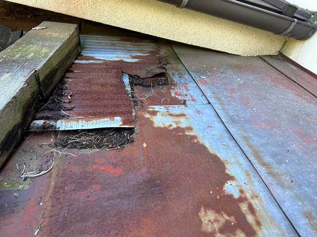 山梨市　ひさし板金　雨漏れ