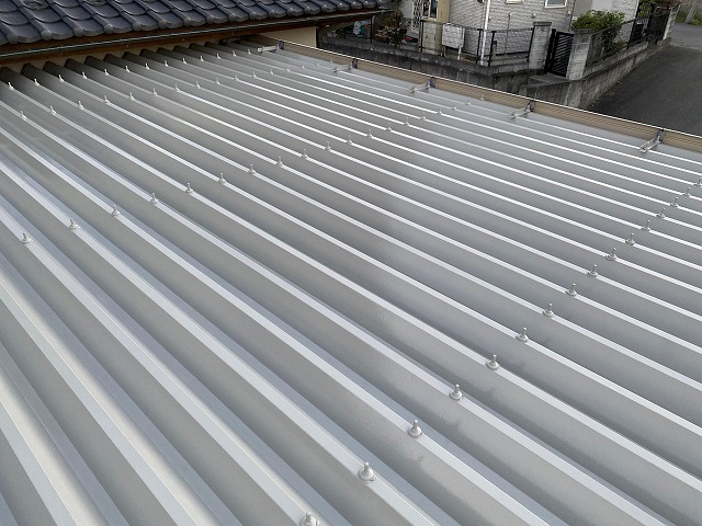 富士川町　折半屋根　中塗り