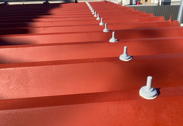 富士川町　ビスカバーを設置　コーキング後