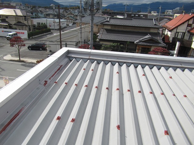 昭和町　折半屋根　笠木