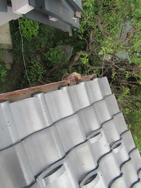 山梨市瓦屋根雨樋錆①