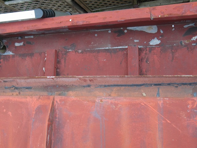 韮崎市　瓦棒屋根　破損