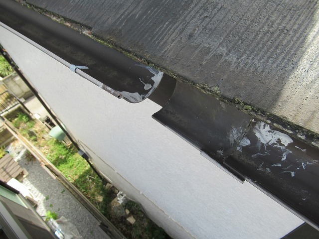 都留市　雨樋破損