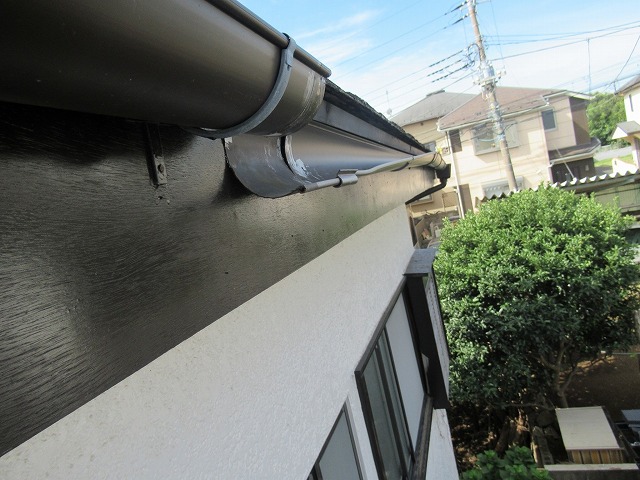都留市　軒樋破損