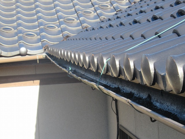 甲斐市　雨樋歪み