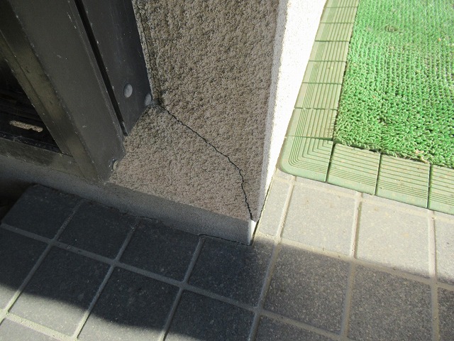 甲斐市　外壁クラック