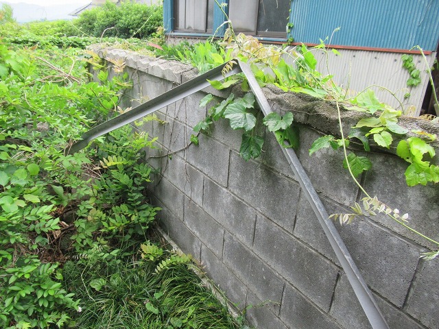 甲州市　雪止め落下